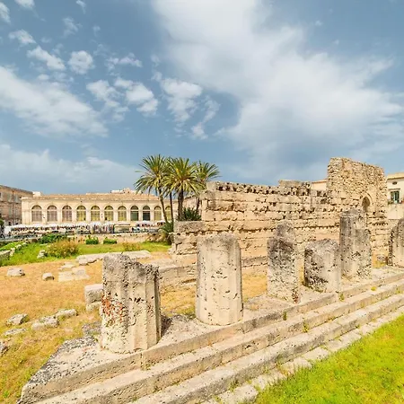 Apartment Ortigia And Temple Of Apollo *